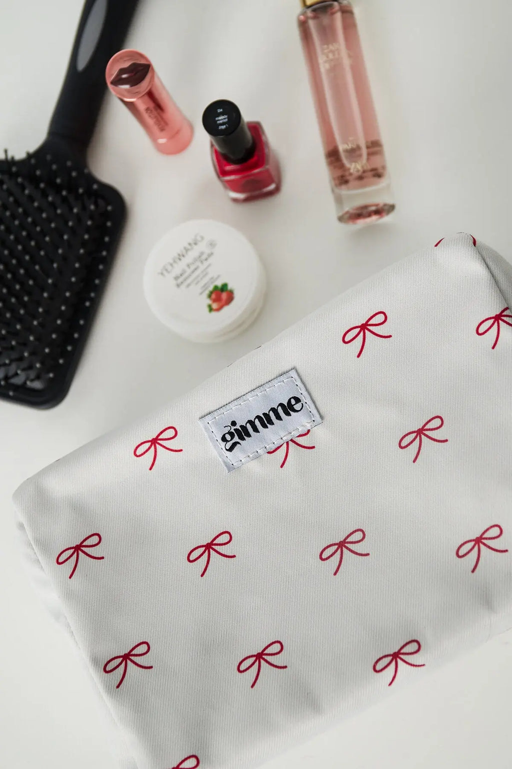 Make-up bag bows