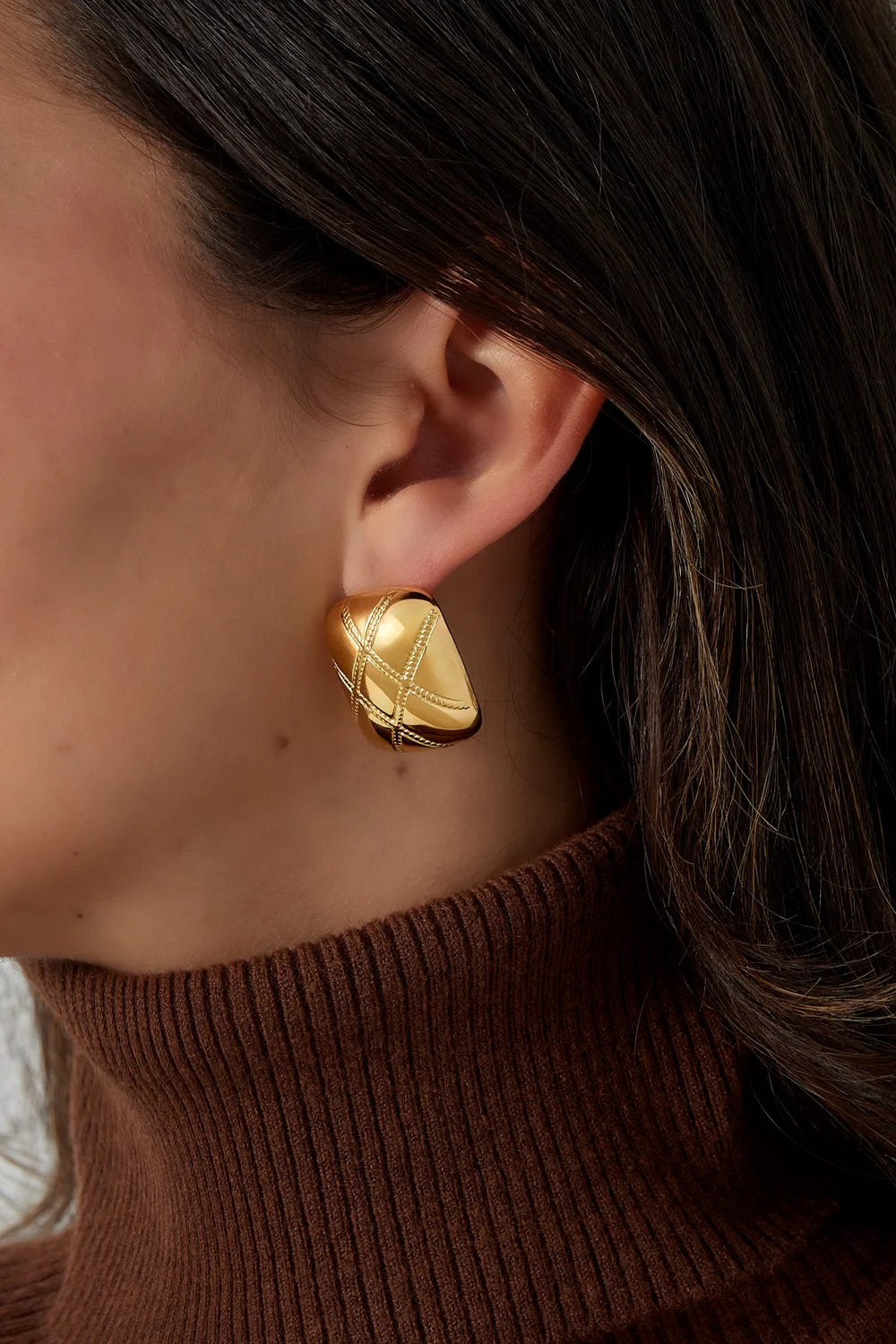 "Vendôme" Quilted Huggie Statement Earrings